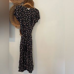 Billabong Floral Wrap Dress, Size Large.
